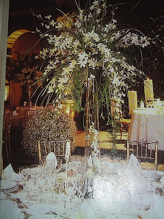 Centros de mesa de altura Chic vs Kitsch, Decoración, Flores Centros de mesa de altura Chic vs Kitsch, Decoración, Flores